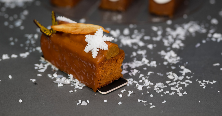 <strong>Travel Cake </strong>