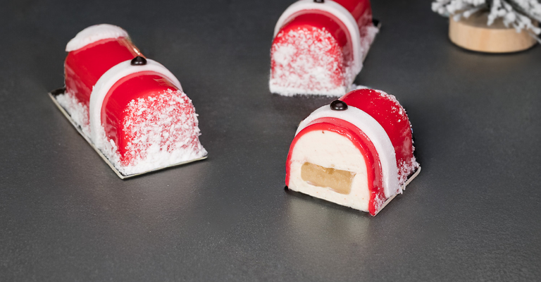 <strong>Santa’s Outfit</strong>