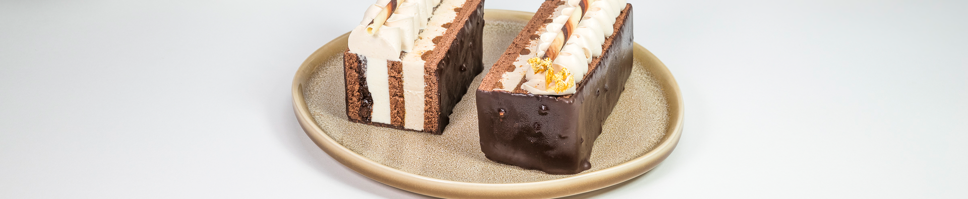 Prăjitură în straturi cu ciocolată