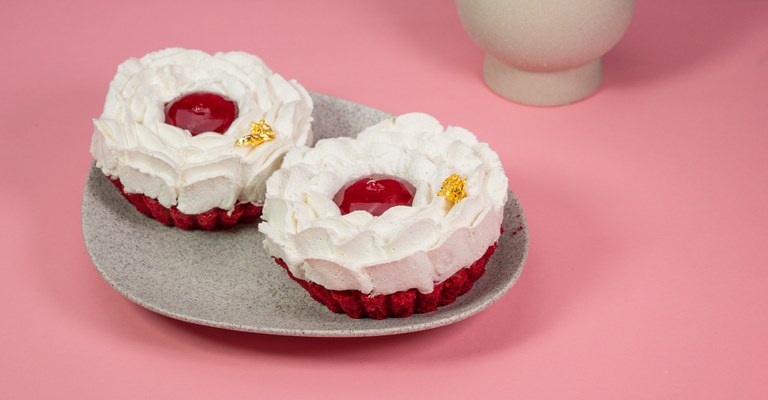 <strong>Purple Tart.<br/><br/></strong>