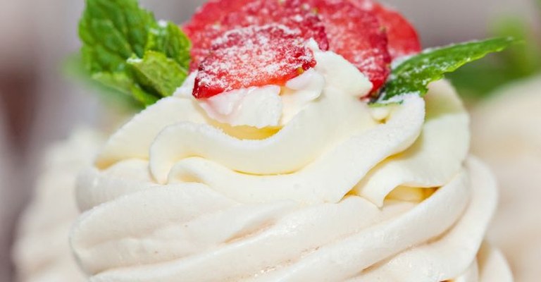 Frișcă și<strong> produse similare</strong>