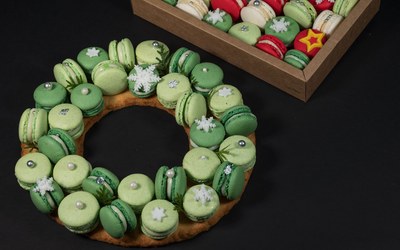 Festive Macarons