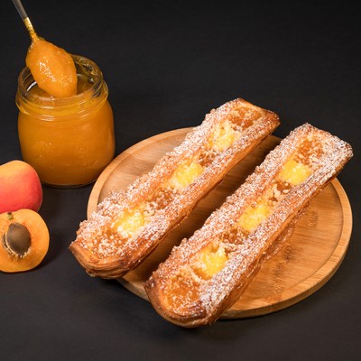 Crispy vanilla &peach boat.