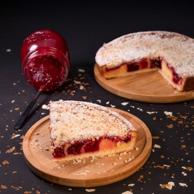 Shortcrust Tart vanilla&sour cherry.