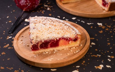 Shortcrust Tart vanilla&sour cherry.