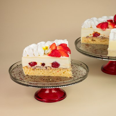 Royal Strawberry Cake.