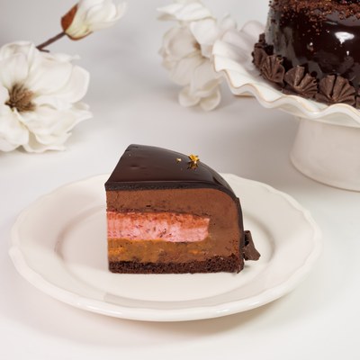 Tort de ciocolată și căpșune.