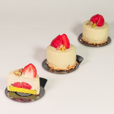 Pistachio Strawberry Cake