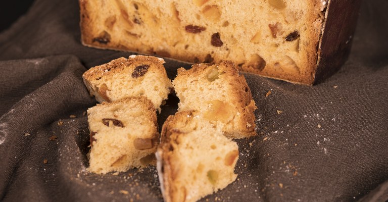 Traditional <strong>Panettone</strong> Traditional <strong>Panettone</strong>